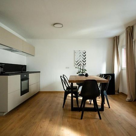Oldtown Studio Apartment With 2 Bathrooms Дюселдорф Екстериор снимка
